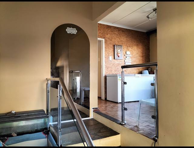 3 BEDROOM FREESTANDING FOR SALE IN BISLEY